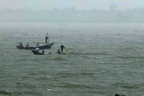 মেঘনায় নিখোঁজ জেলেদের সন্ধানে অভিযান অব্যাহত